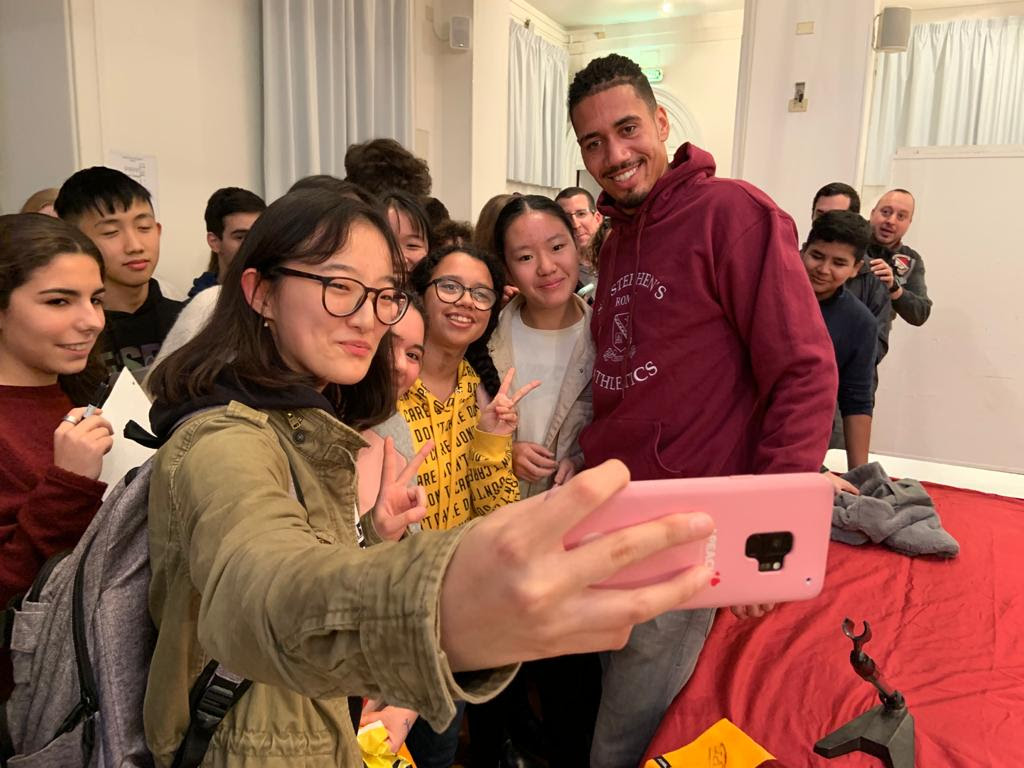 sss news visit from chris smalling 1