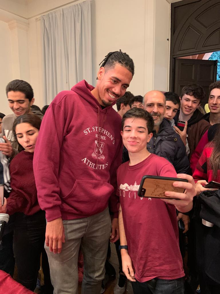 sss news visit from chris smalling 3